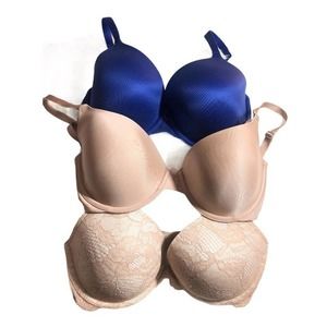 -lot of 3 Victoria’s Secret Bras